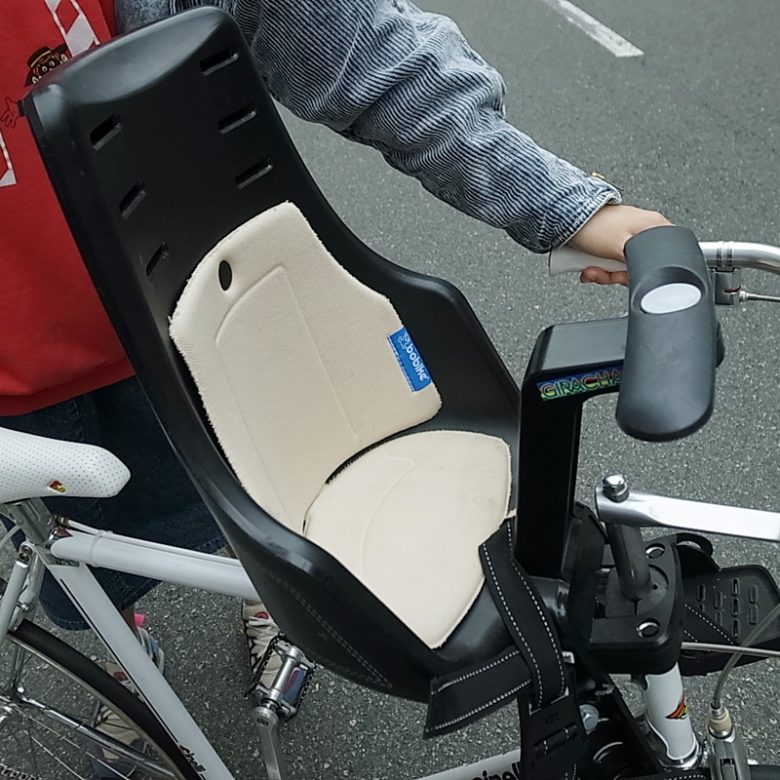 オランダ王室御用達の自転車用チャイルドシートのボバイク。耐荷重15kgでタフにデザインされている