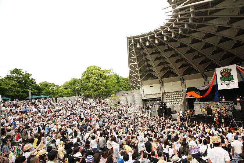 心地良い風が吹き抜ける5月野外ライブを堪能するなら、この3つ