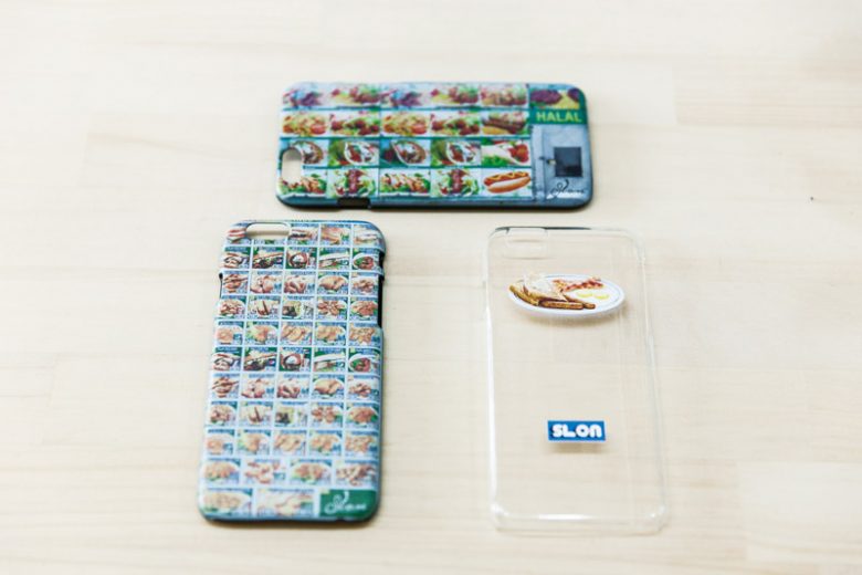 <strong>SLON STORE</strong>　スロンのiPhoneケース￥2700～（税込）。NYの屋台のメニューやダイナーで撮ったプレートの写真を転写