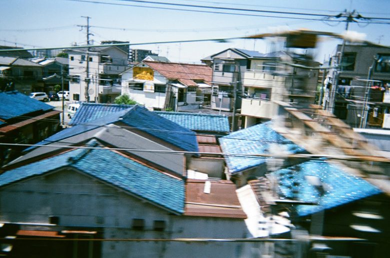 京都に行く道すがらの車窓。