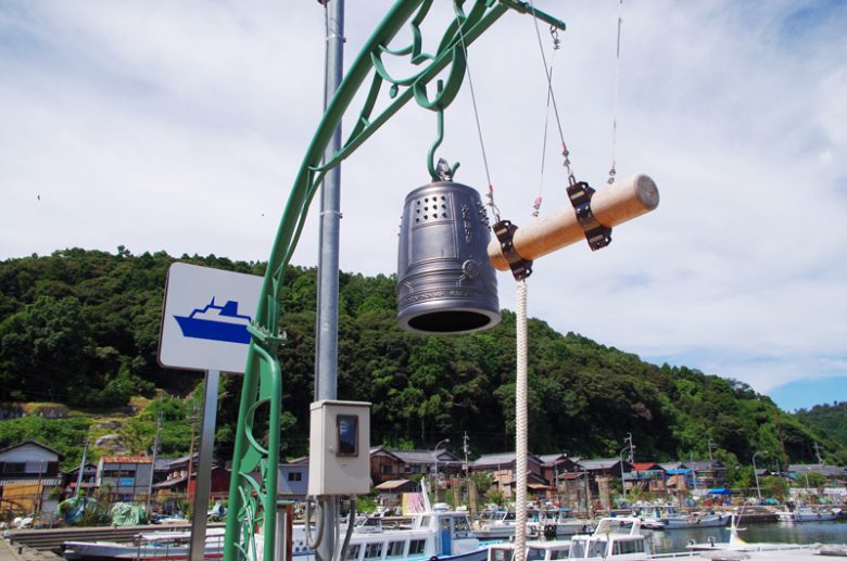 到着したら沖島願い鐘を鳴らそう！