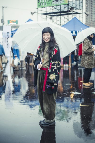 中井朋実さん（20）学生<br />
「カジフェス、雨だけどめちゃ楽しいです」