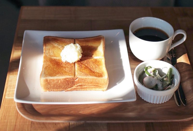 京都「高瀬川」のほとりで落ち着いた朝を過ごすなら» Cafe Daily STAND