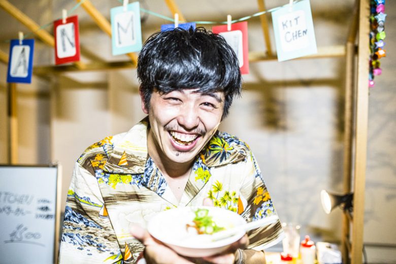 キャラ最高すぎるカレー屋「CHANMIN KITCHEN」のお兄さん