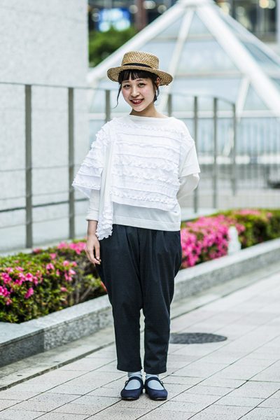 植村美希さん（23） 販売員<br />
「ビームス 神戸でお待ちしております」