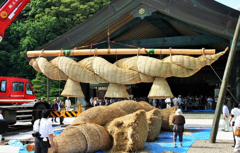 出雲大社神楽殿の大しめ縄を作る町島根県飯南町への旅〈１〉