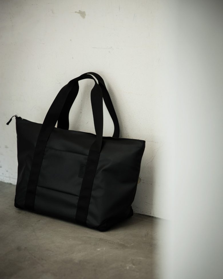 Basic tote + cobra buckle shoulder strap ￥38700