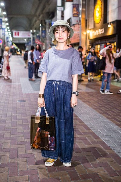 くるみさん（24）販売員<br />
「グリズリーのどこかの店舗にいます!」