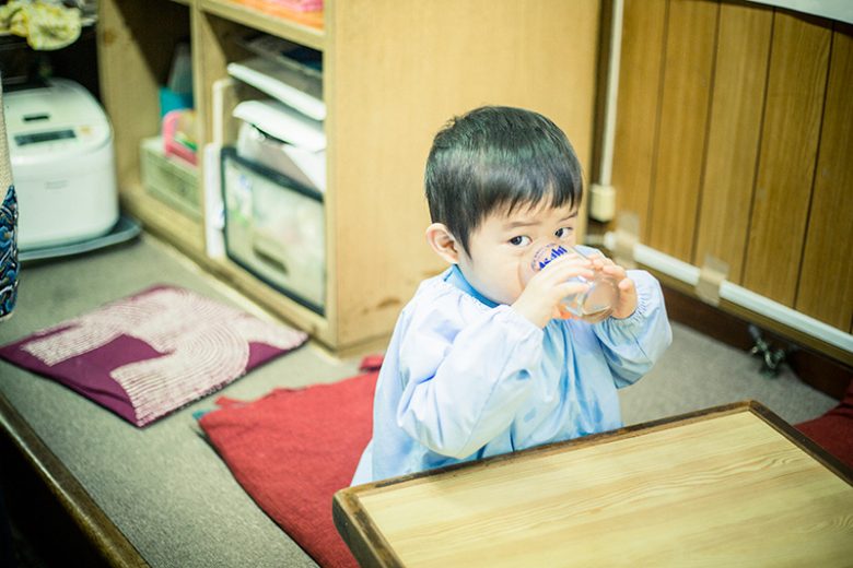 創業日生まれだという4代目のさくたろう少年。すでに後継ぎの自覚たっぷりで、幼稚園でのあだ名も「4代目」だそう