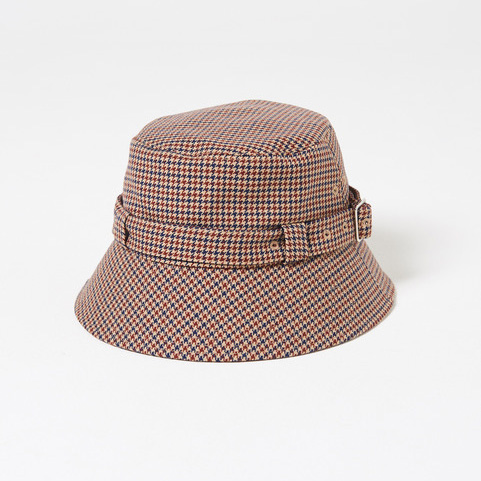 <strong>POP UP記念アイテム（先行販売）</strong><br />
Belted bucket hat<br />
¥11,000+tax