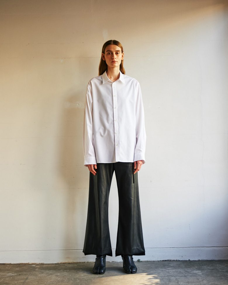 FAKELETHER BOTH SIDES SLIT FLARE PANTS / ¥21,000+tax